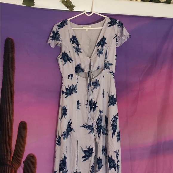 Honey Punch Dresses & Skirts - Honey Punch button up floral dress